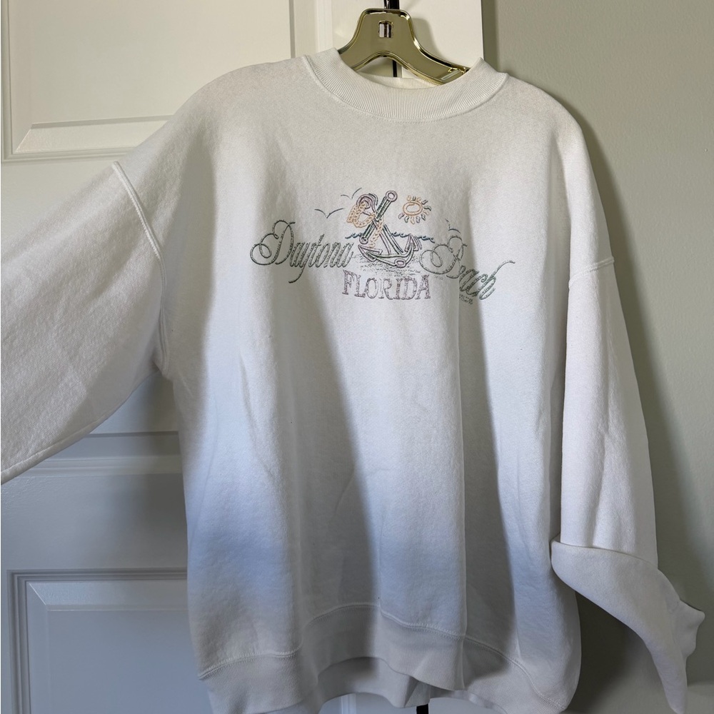 Retro Daytona Beach Florida Graphic White Vintage Sweatshirt